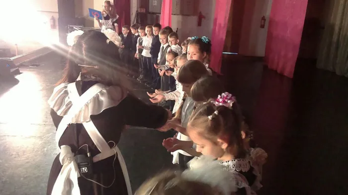 Посвящение в первоклассники 1 "А" МБОУ СОШ №18